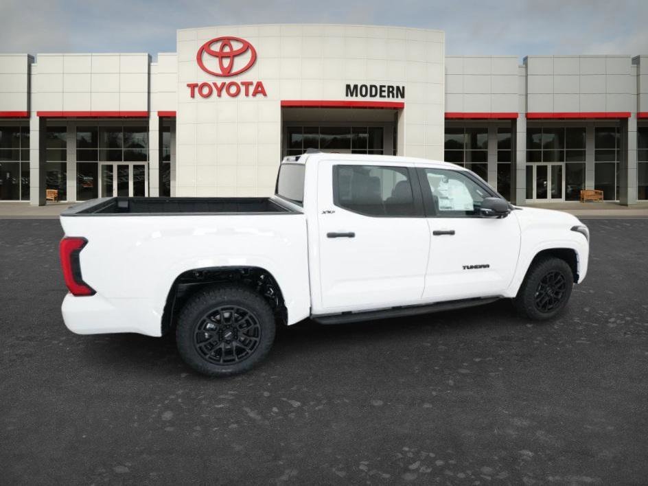 New 2026 Ice Cap Toyota SR5 image 8