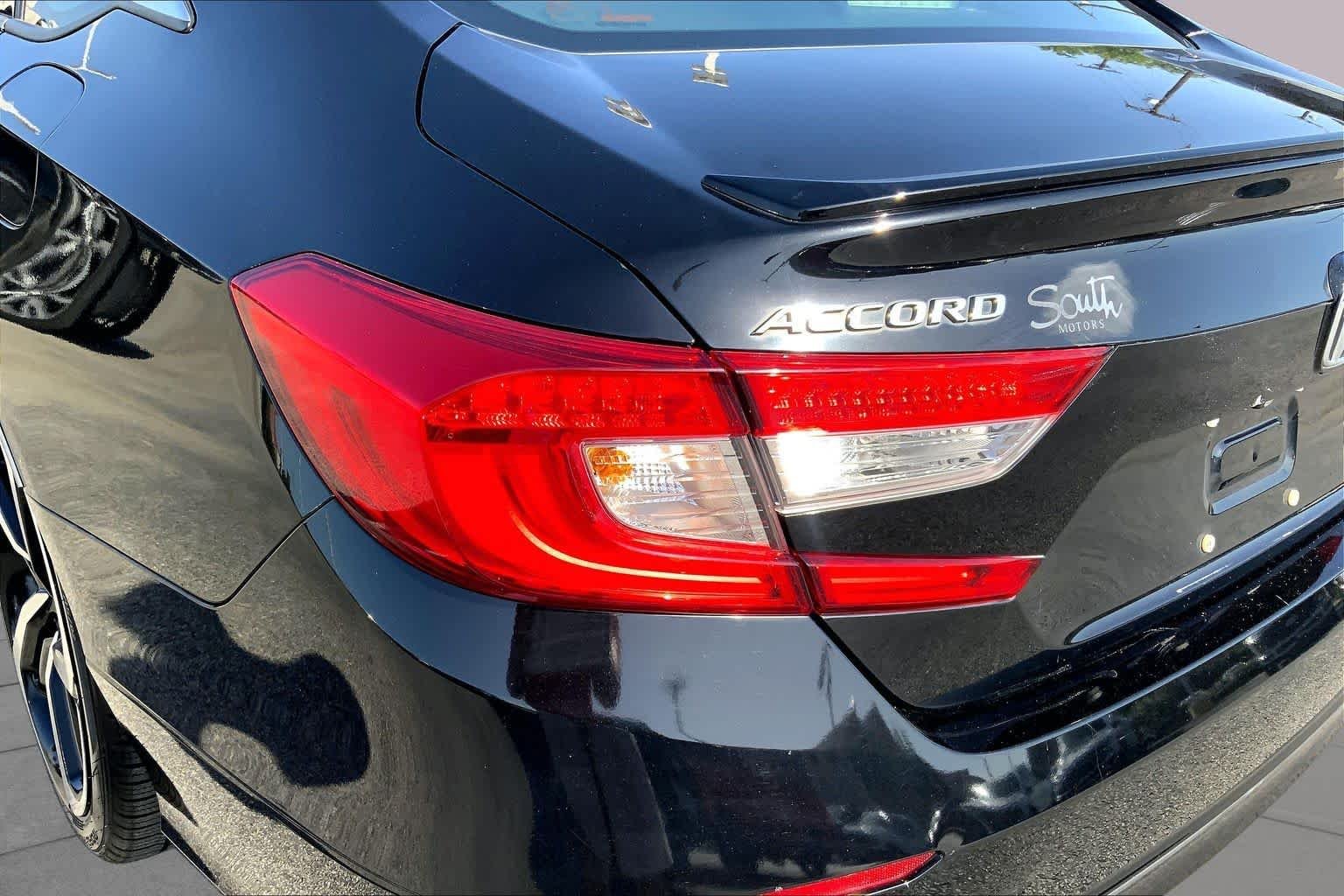 Used 2018  Honda Sport 1.5T image 25