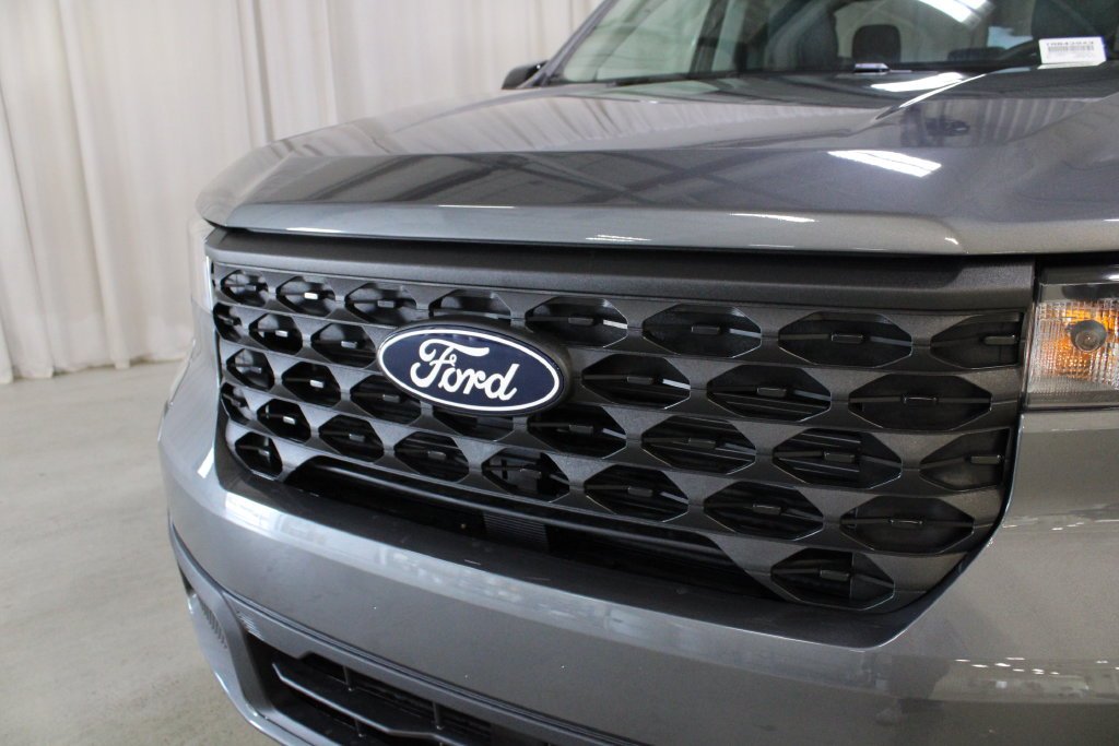 New 2026 Carbonized Gray Metallic Ford XLT image 32