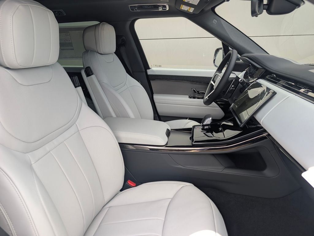 New 2026 Fuji White Land Rover SE image 12