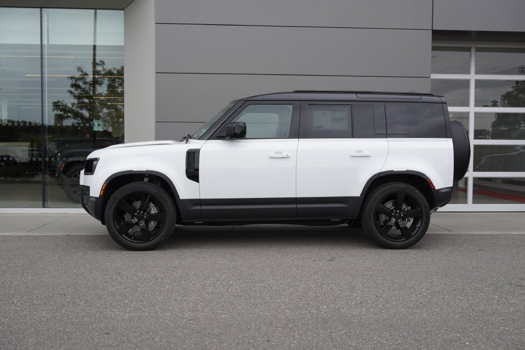 New 2026 Fuji White Land Rover S image 8