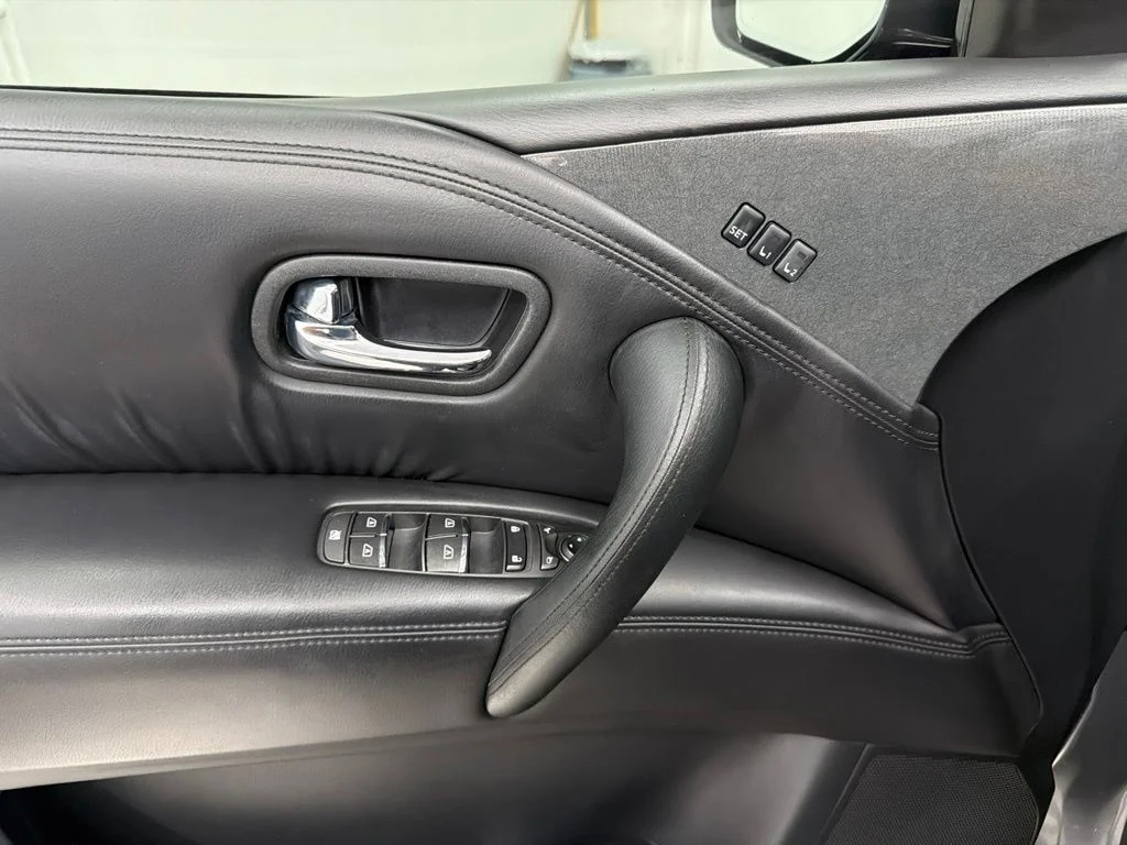 Used 2022 Gray Nissan SL image 23