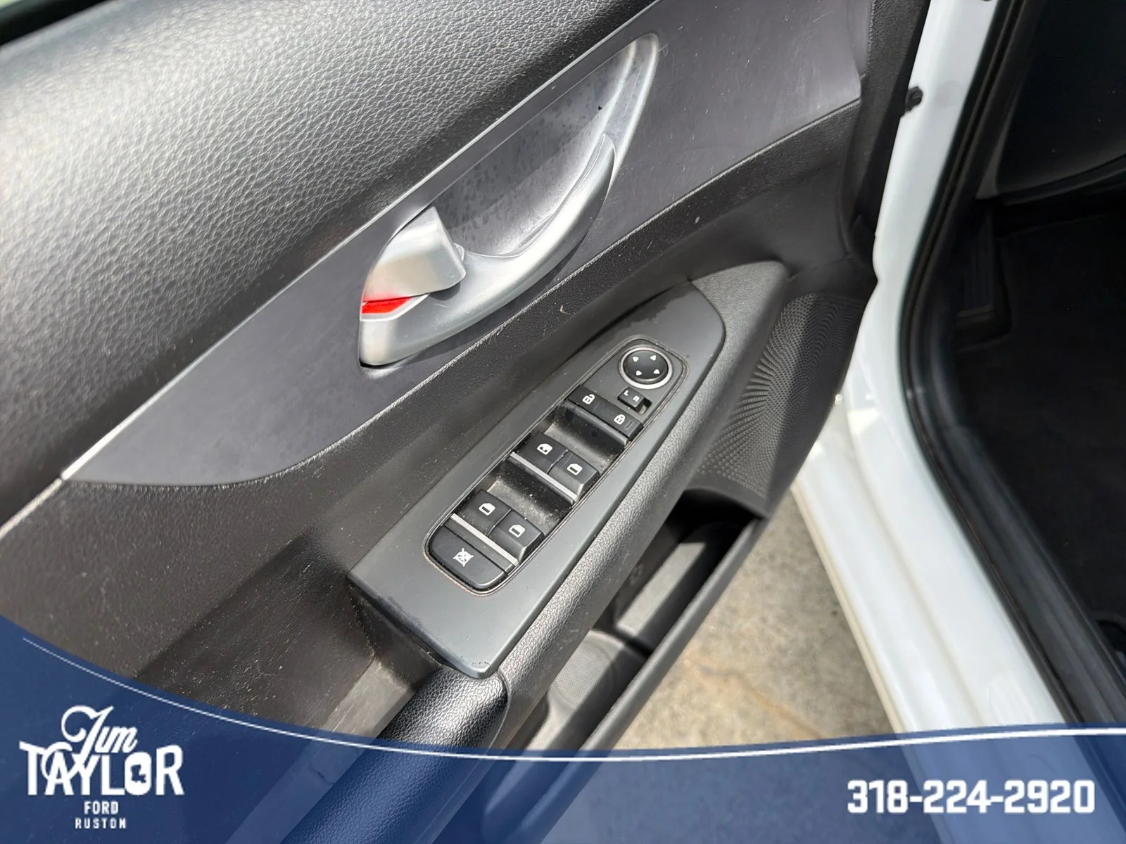Used 2023 Snow White Pearl Kia LXS image 13