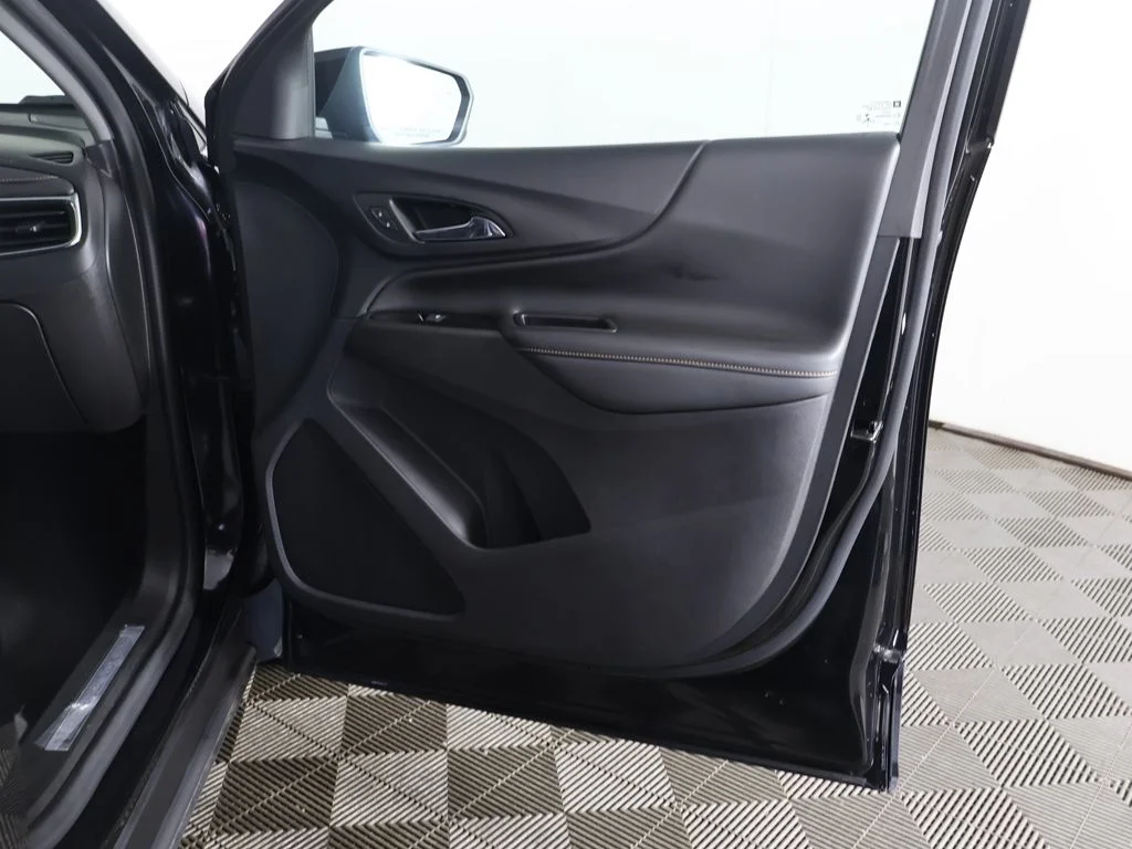 Used 2022 Black Chevrolet Premier image 21