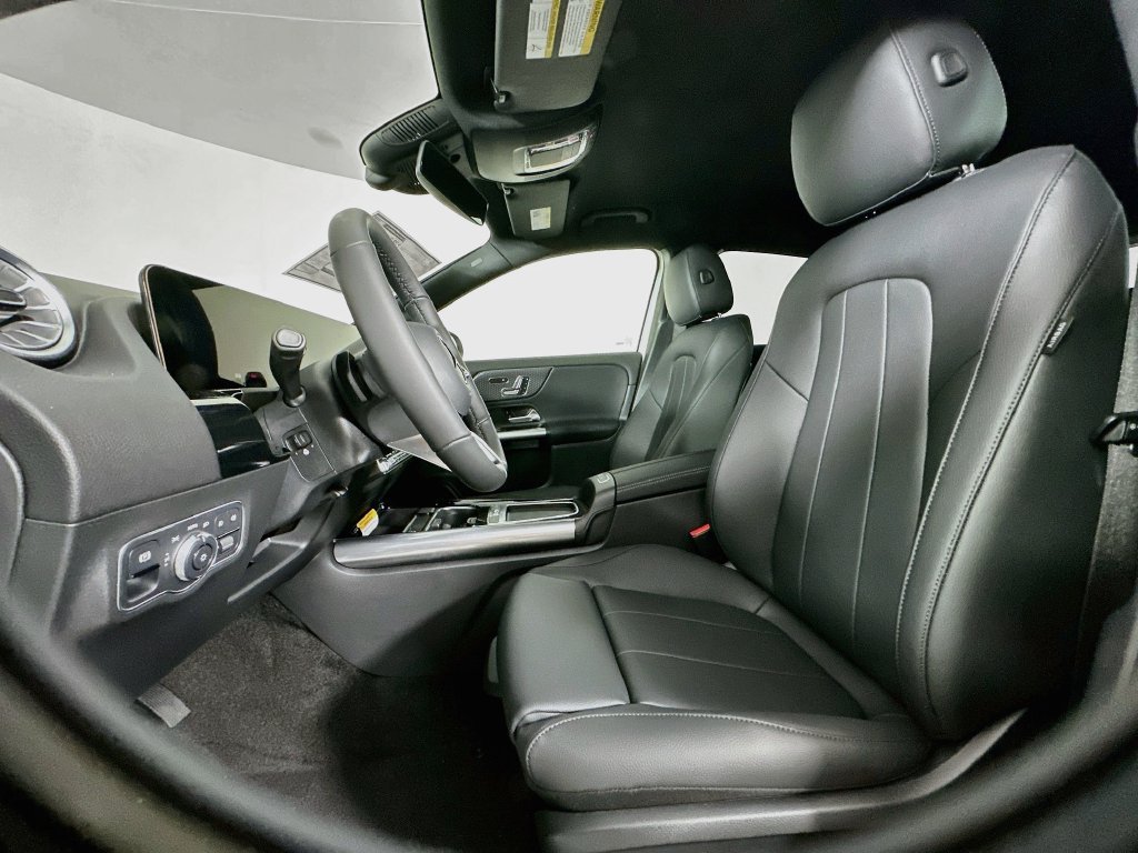 New 2026 Polar White Mercedes-Benz GLA 250 image 50