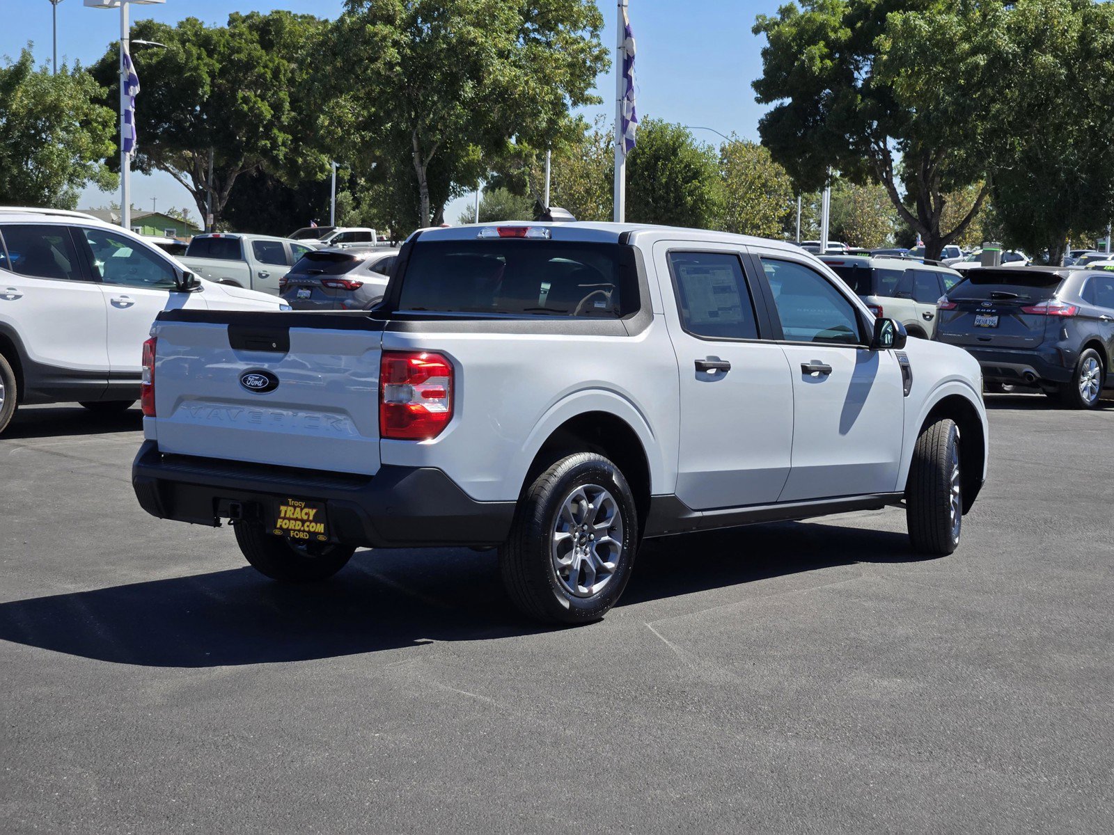 New 2026 Space White Metallic Ford XLT image 4