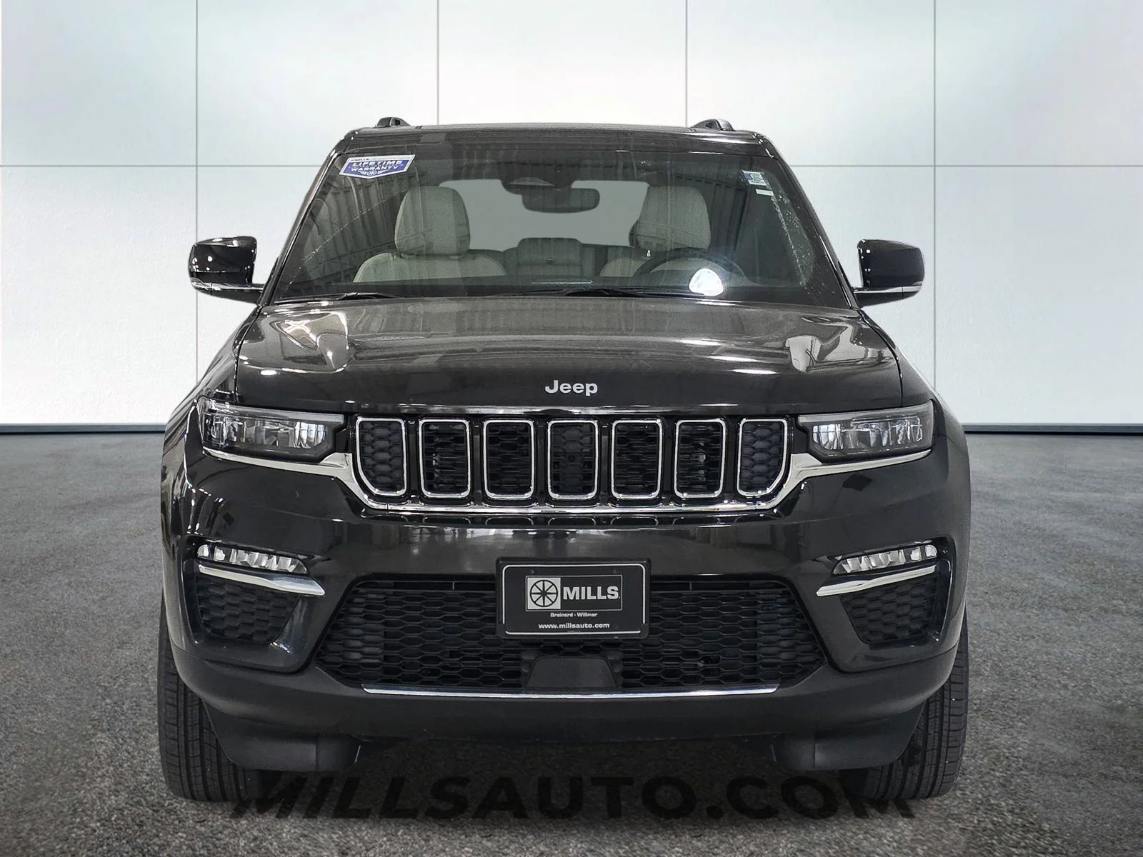 Used 2024 Rocky Mountain Pearlcoat Jeep 4xe image 12