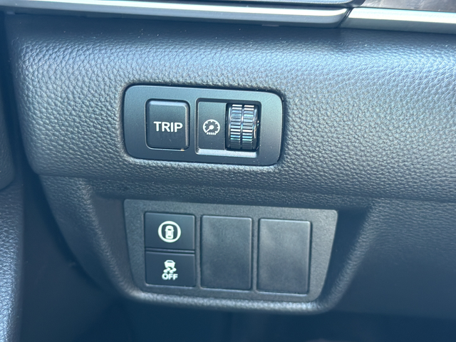 Used 2019 Silver Honda EX-L image 27