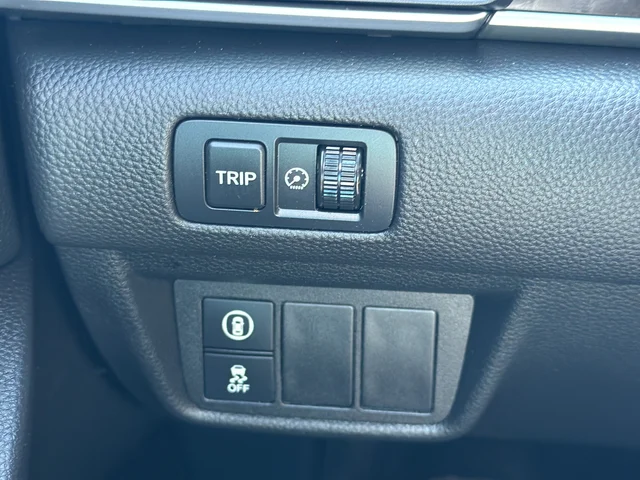 Used 2019 Silver Honda EX-L image 30