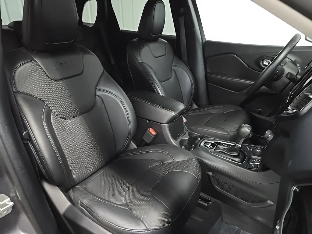 Used 2020 Gray Jeep Limited image 14