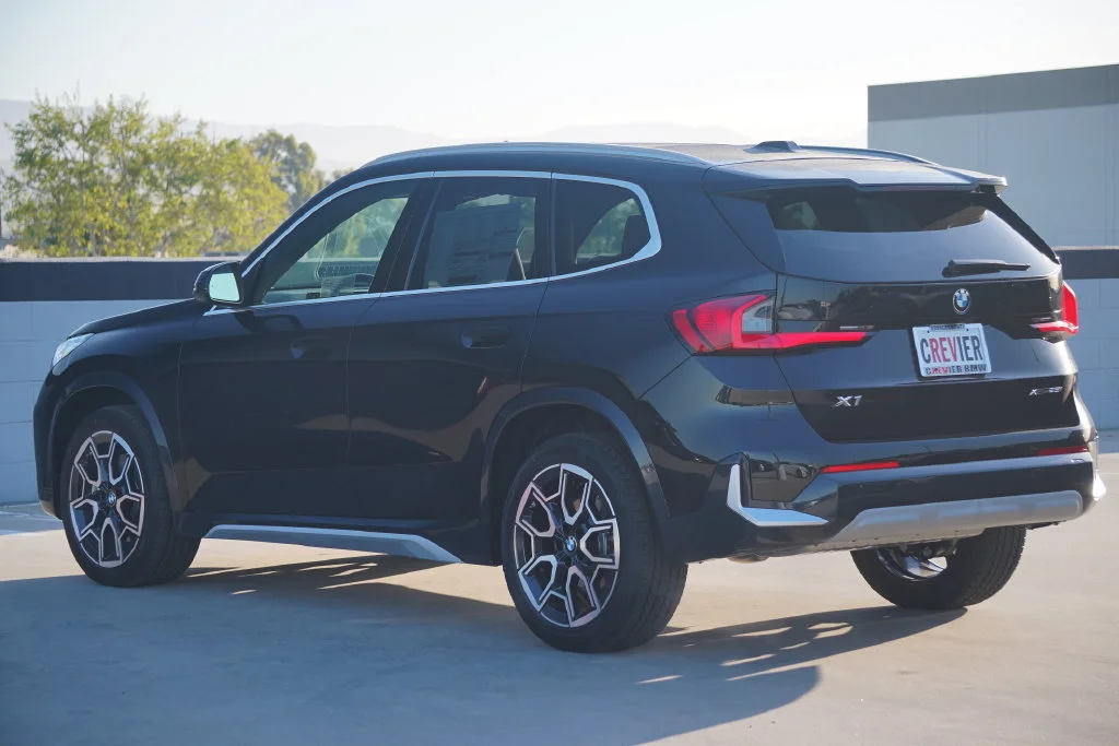 Used 2026 Black BMW xDrive28i image 7