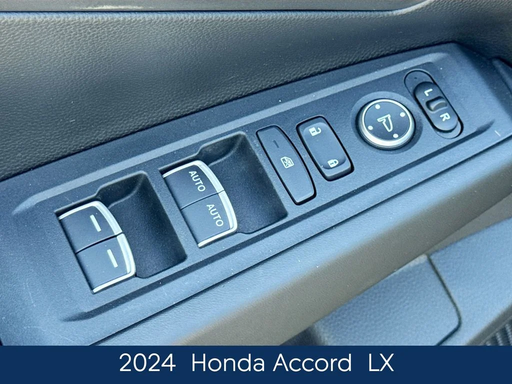 Used 2024  Honda LX image 18