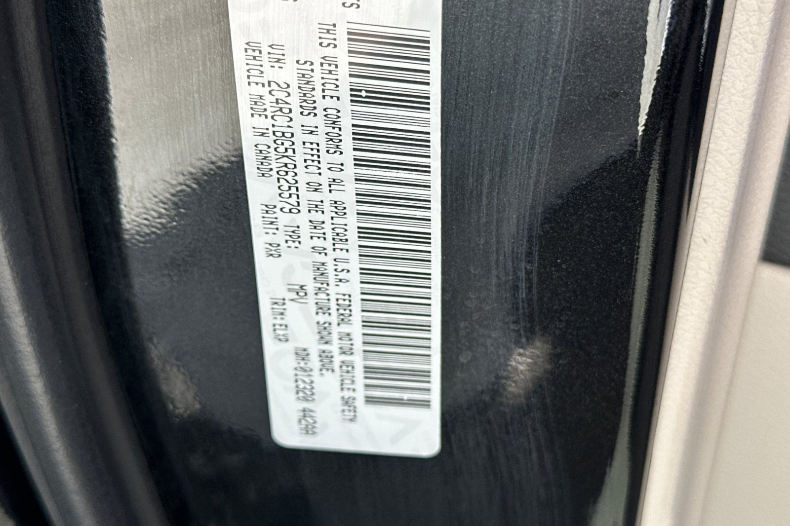 Used 2019 Black Chrysler Touring L image 34
