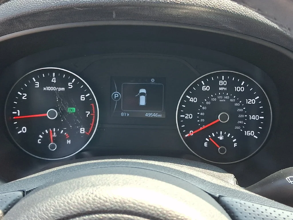 Used 2019 White Kia EX image 26