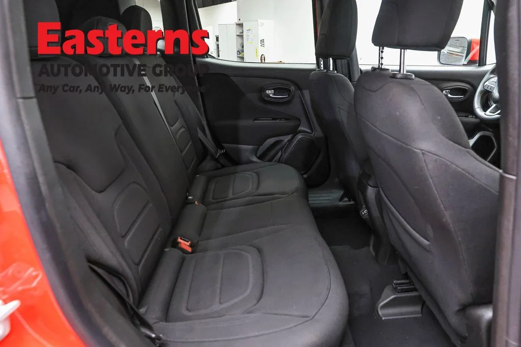 Used 2021 Red Jeep Latitude image 23