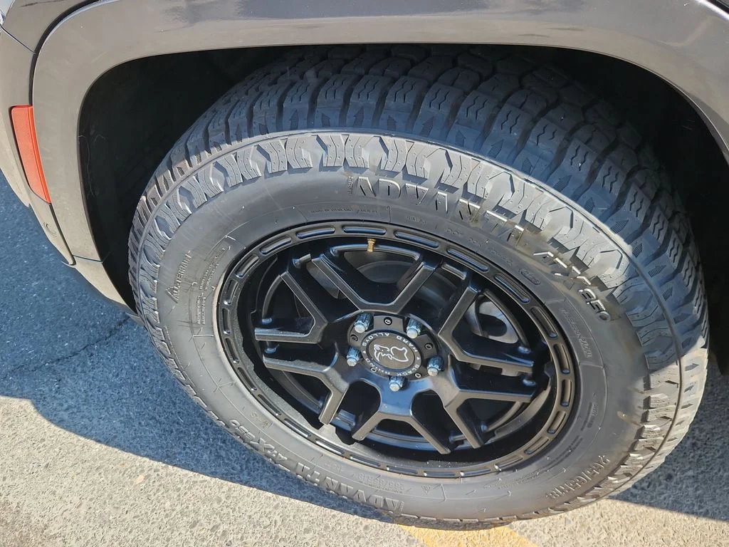 Used 2022 Gray Jeep Overland image 18