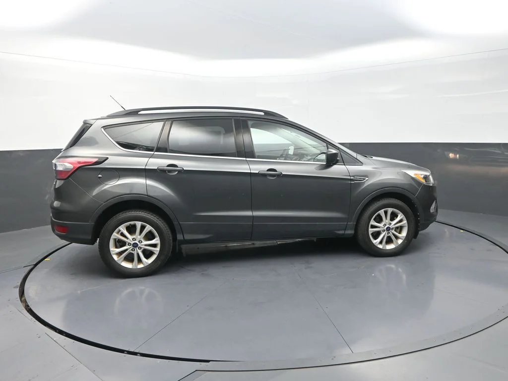 Used 2018 Gray Ford SE image 12