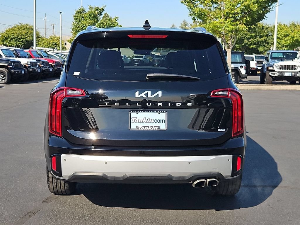 Used 2024 Black Kia S image 5