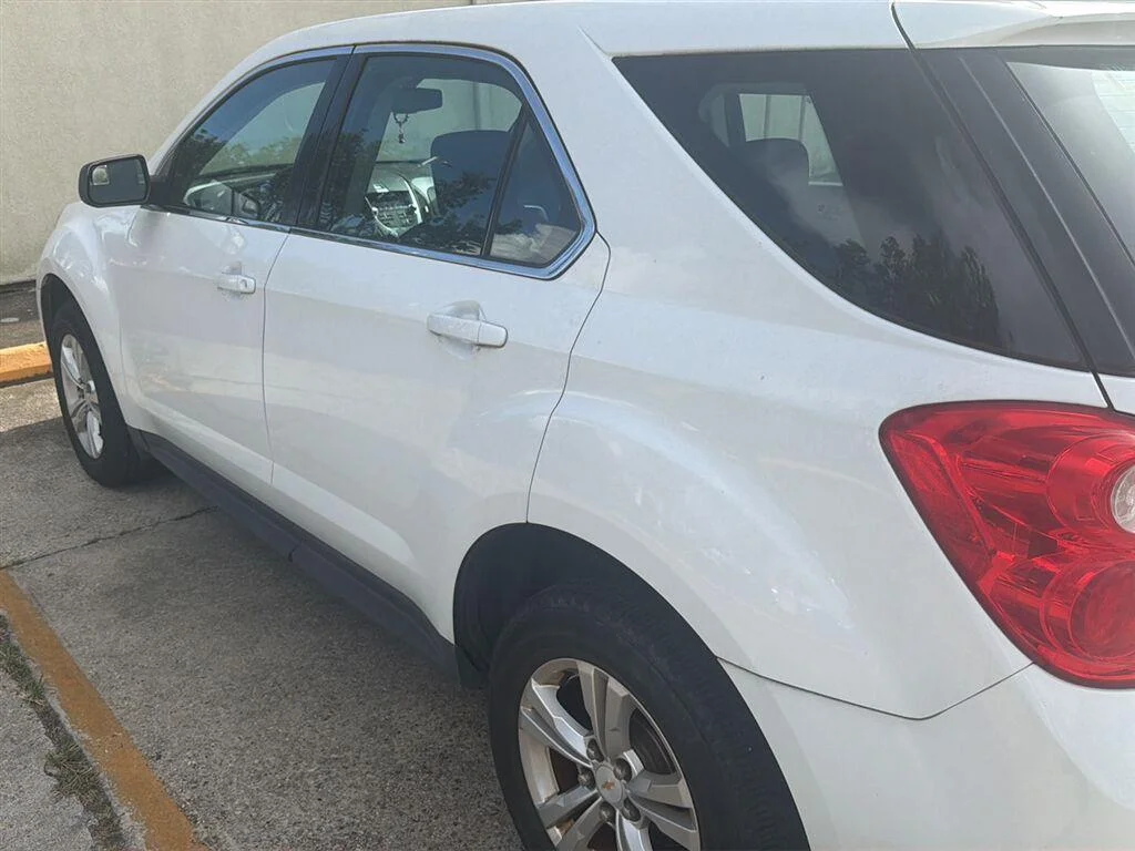 Used 2015 Summit White Chevrolet LS image 4
