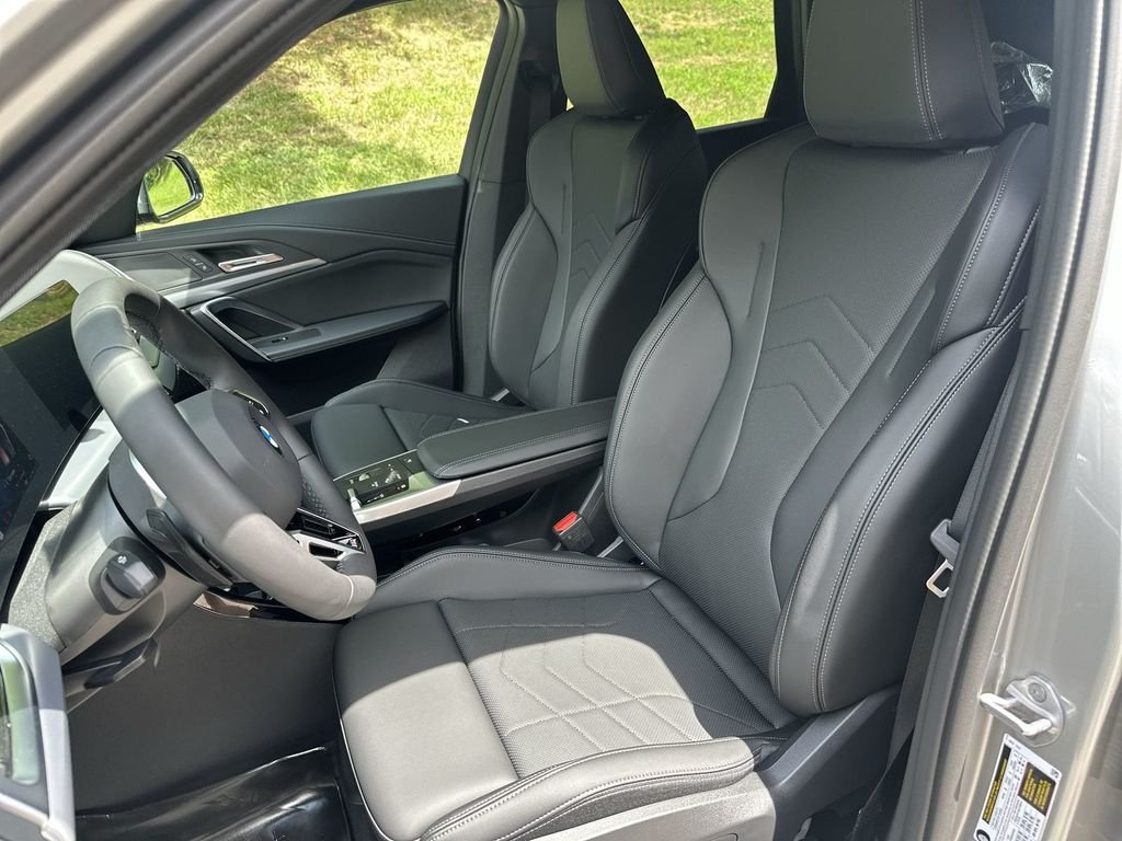 Used 2025 Silver BMW xDrive28i image 14