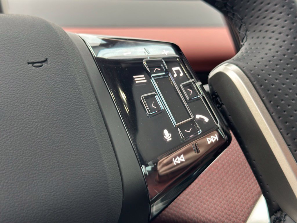New 2027 Ocean Wave Blue Metallic BMW 50 xDrive image 28