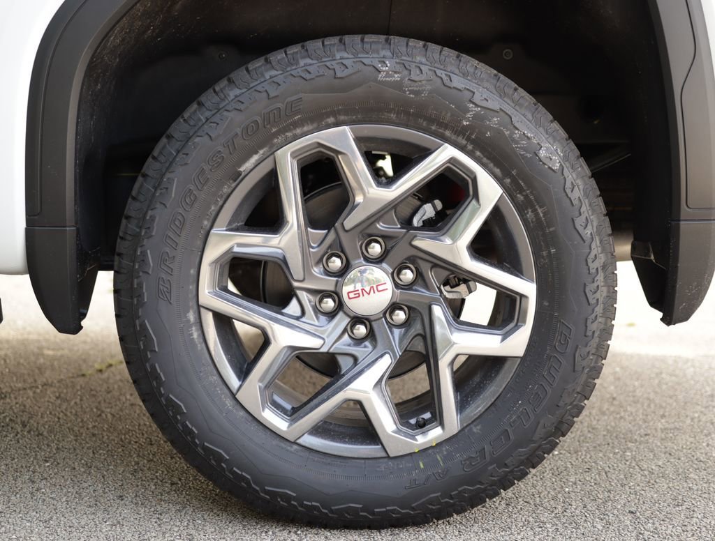 New 2026 Glacier White Tricoat GMC SLT image 41