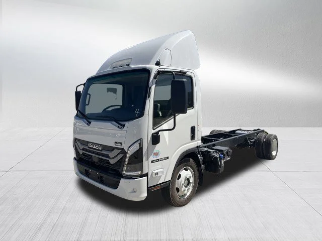 New 2025 Isuzu