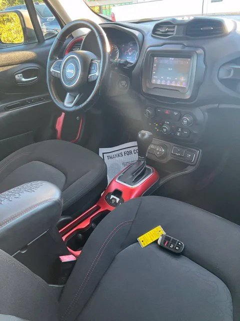 Used 2019 White Jeep Trailhawk image 29