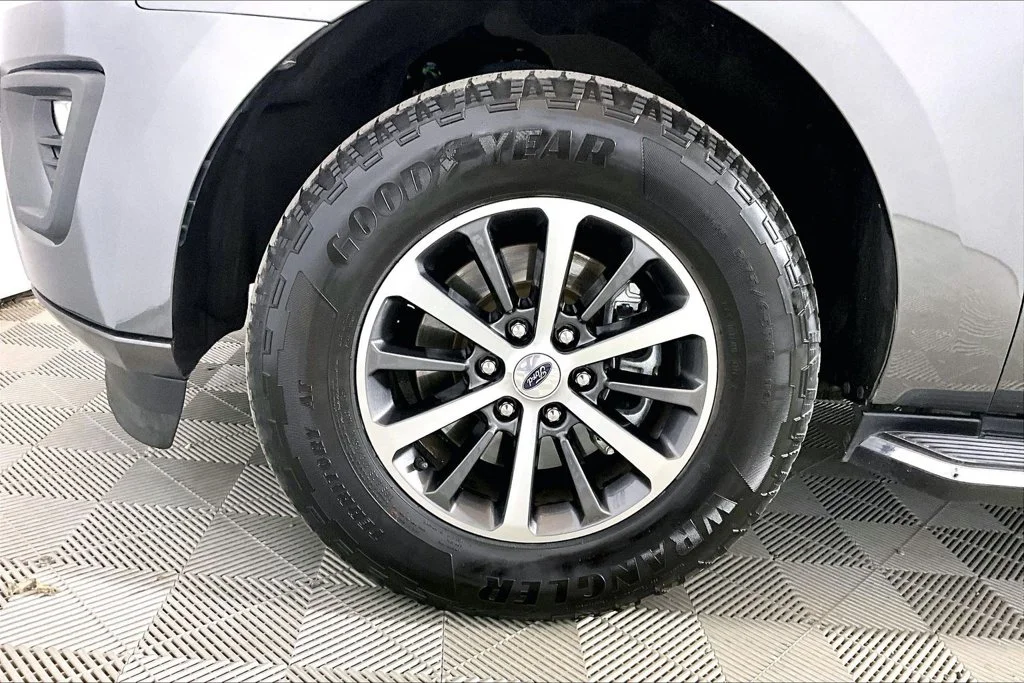 Certified Used 2021 Magnetic Ford XLT image 7