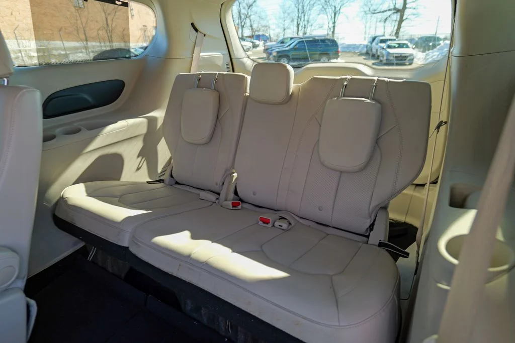 Used 2021 Bright White Clearcoat Chrysler Touring L image 22