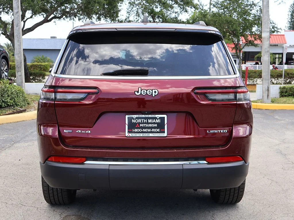 Used 2022 Red Jeep Limited image 15