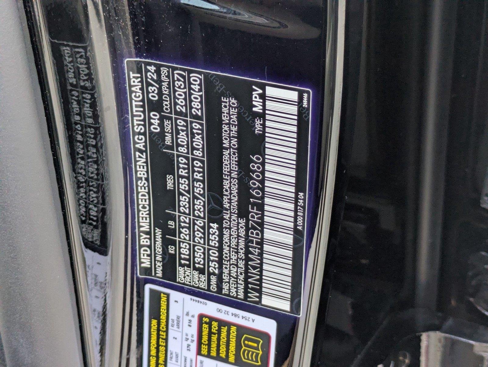 Used 2024 Black Mercedes-Benz GLC 300 image 38