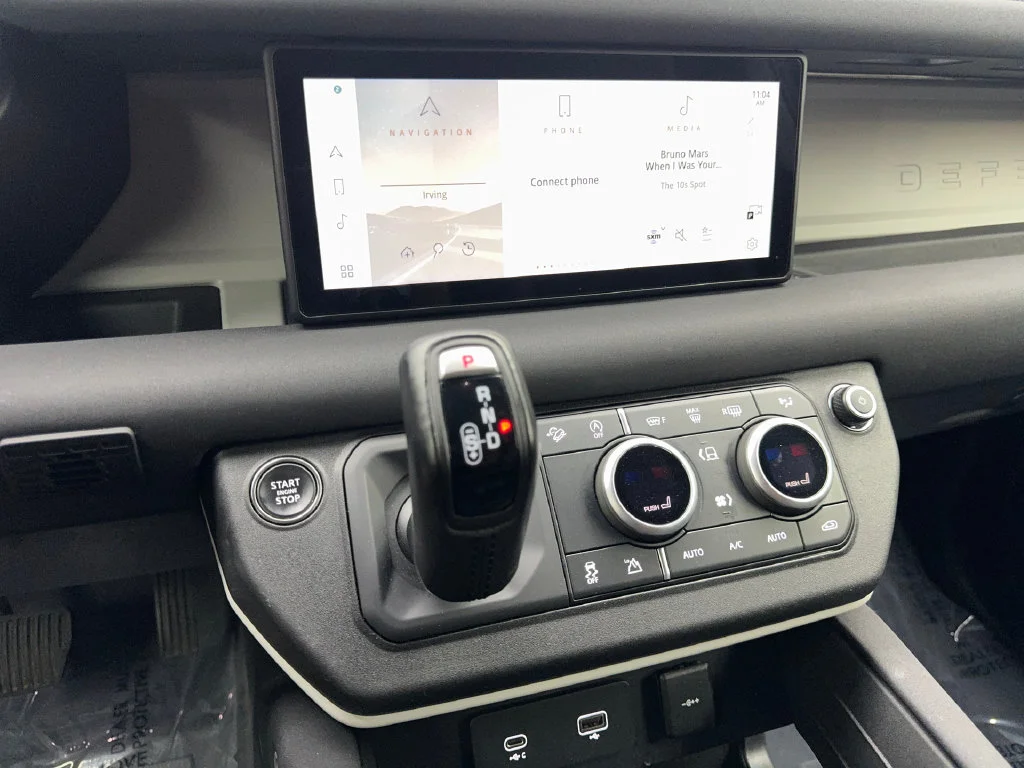 Used 2023 Blue Land Rover SE image 62