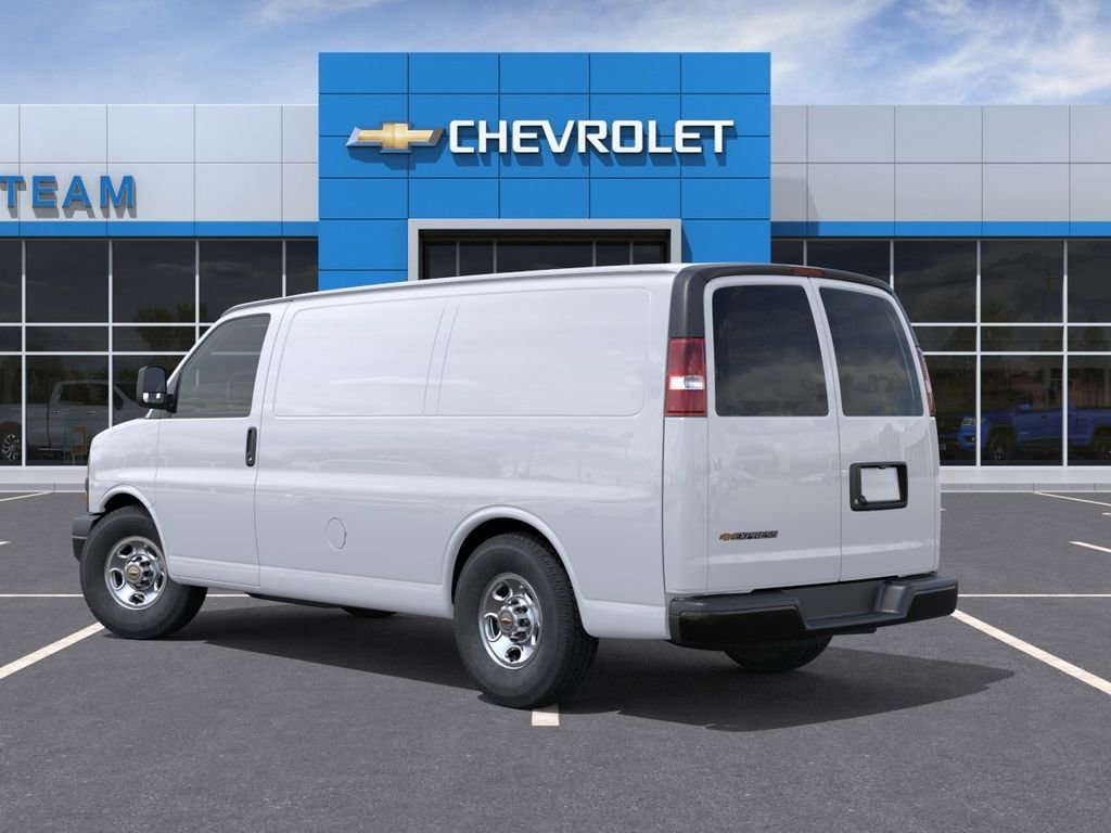 New 2026 Summit White Chevrolet WT image 3