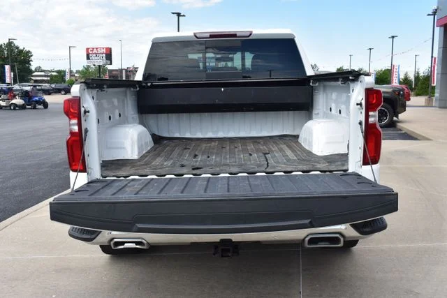 Used 2022 White Chevrolet LTZ image 19