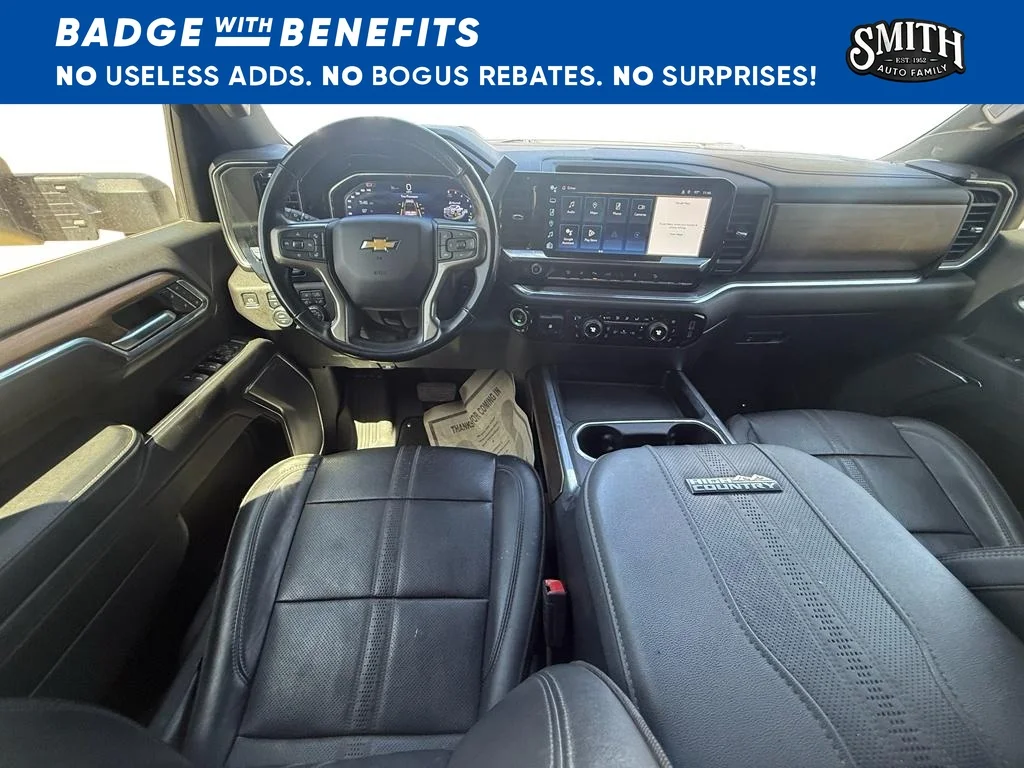Used 2024 Iridescent Pearl Tricoat Chevrolet High Country image 9