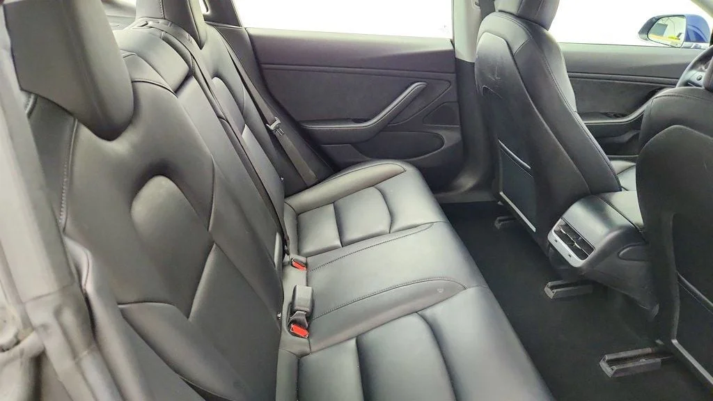 Used 2018 Deep Blue Metallic Tesla Long Range Battery RWD w/ 19