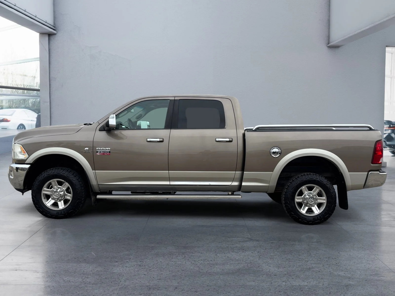 Used 2010 BROWN Dodge Laramie image 2