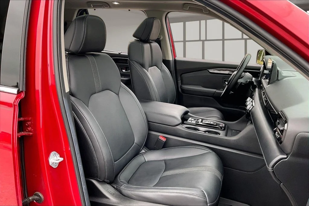 Used 2025 Red Honda Touring image 29