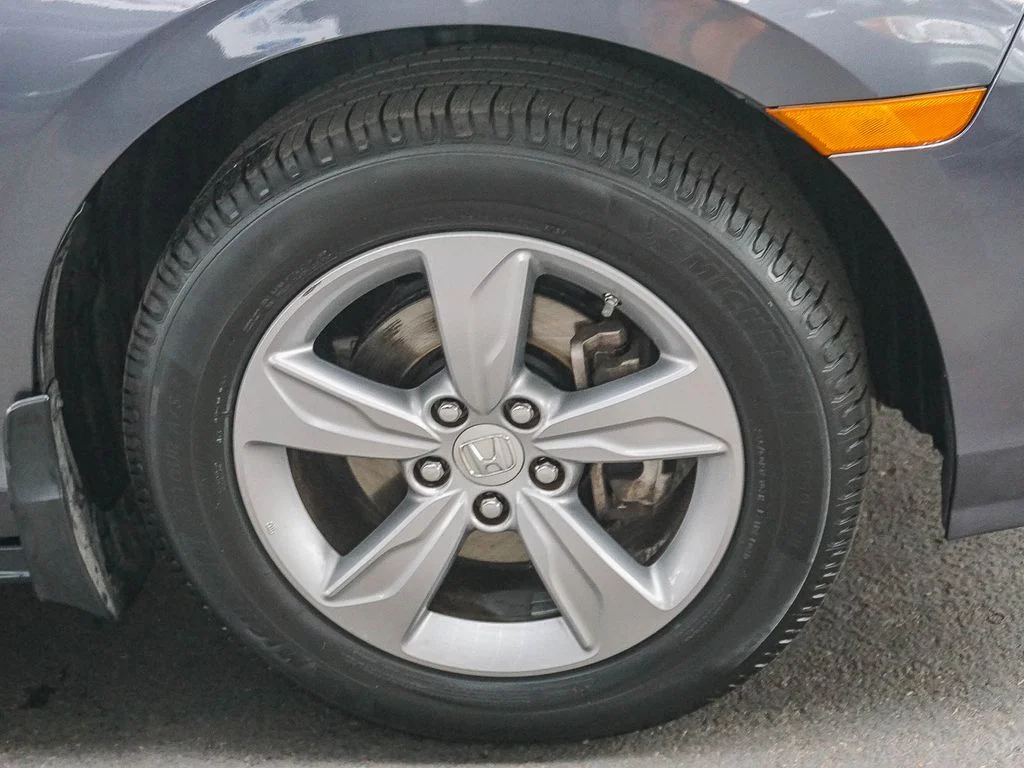 Used 2018 Gray Honda EX-L image 10