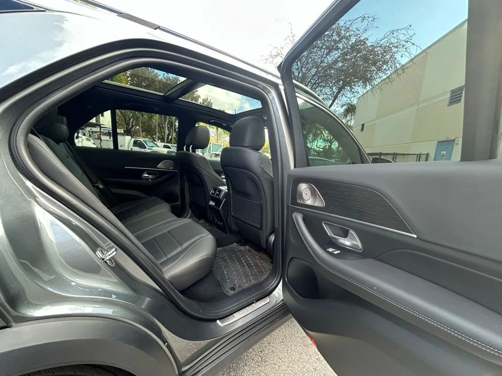 Used 2025  Mercedes-Benz GLE 450e image 33