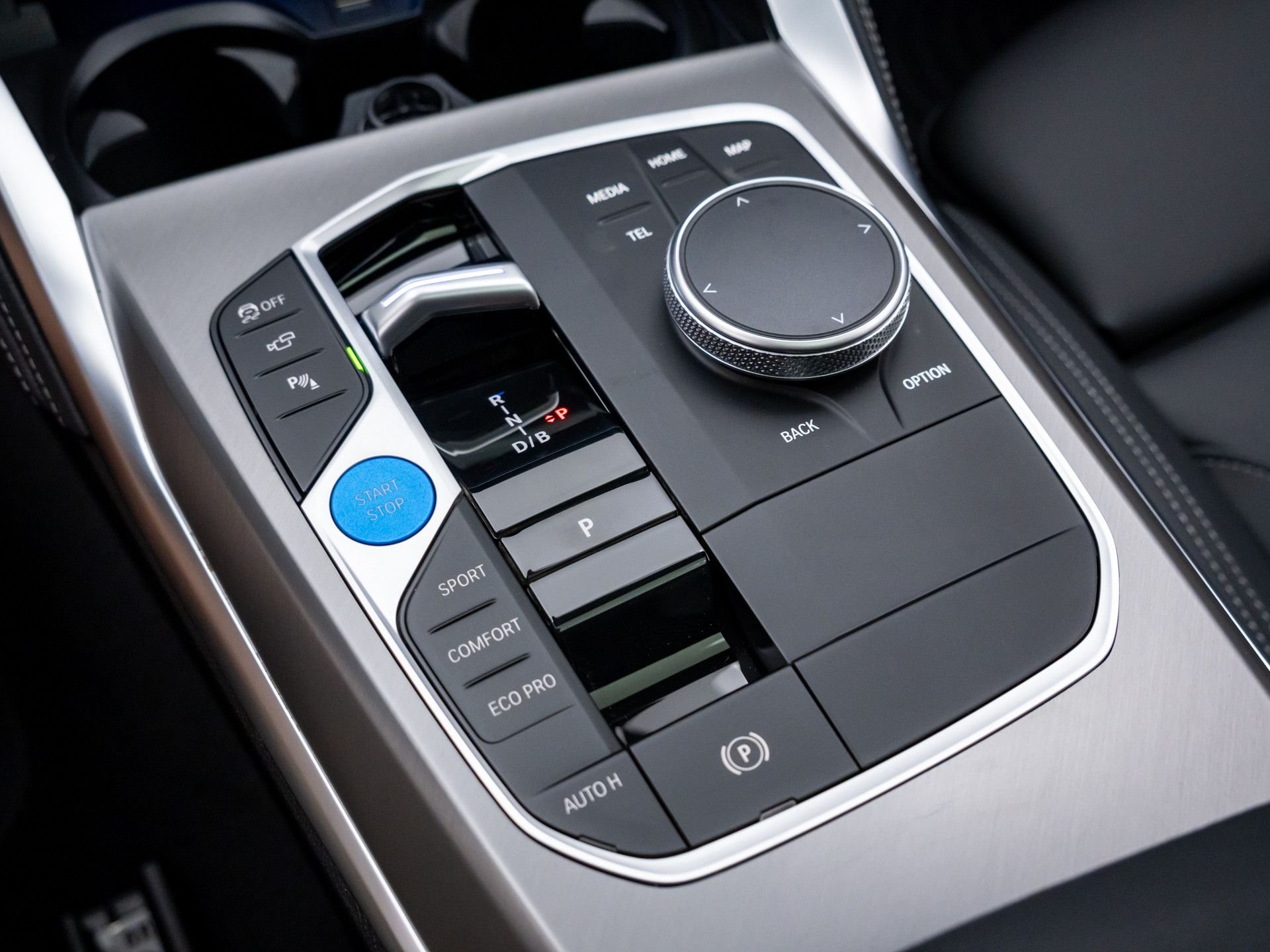 New 2026 Brooklyn Grey Metallic BMW xDrive40 image 31