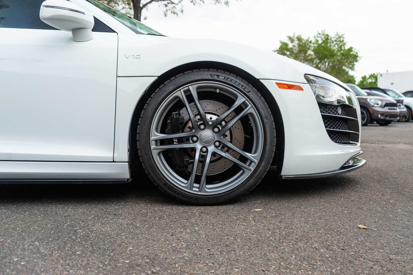 Used 2010 Ibis White With Ice Silver Sideblades Audi 5.2L image 6