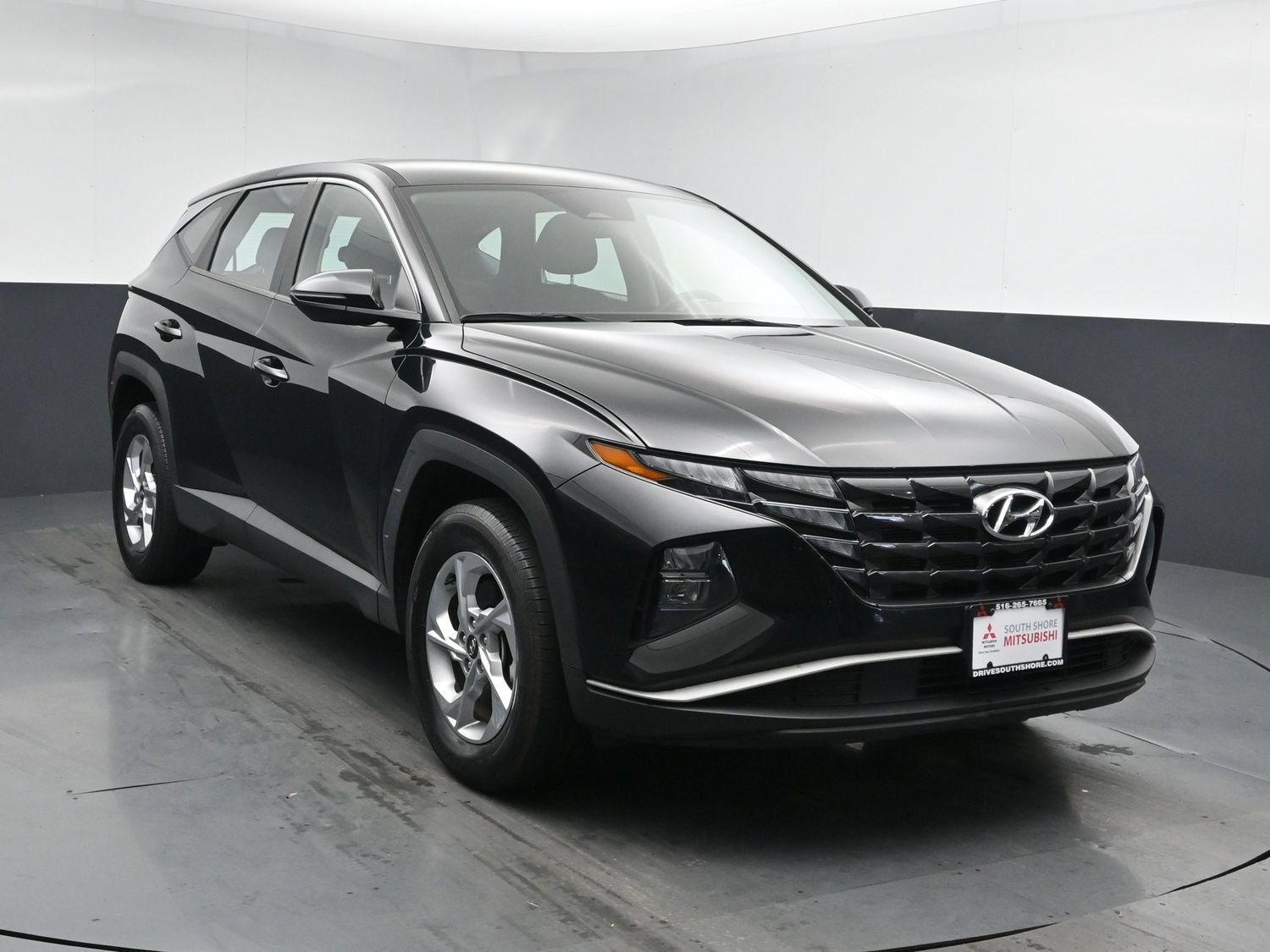 Used 2022 Hyundai Tucson SE with VIN 5NMJACAE8NH053291 for sale in Freeport, NY