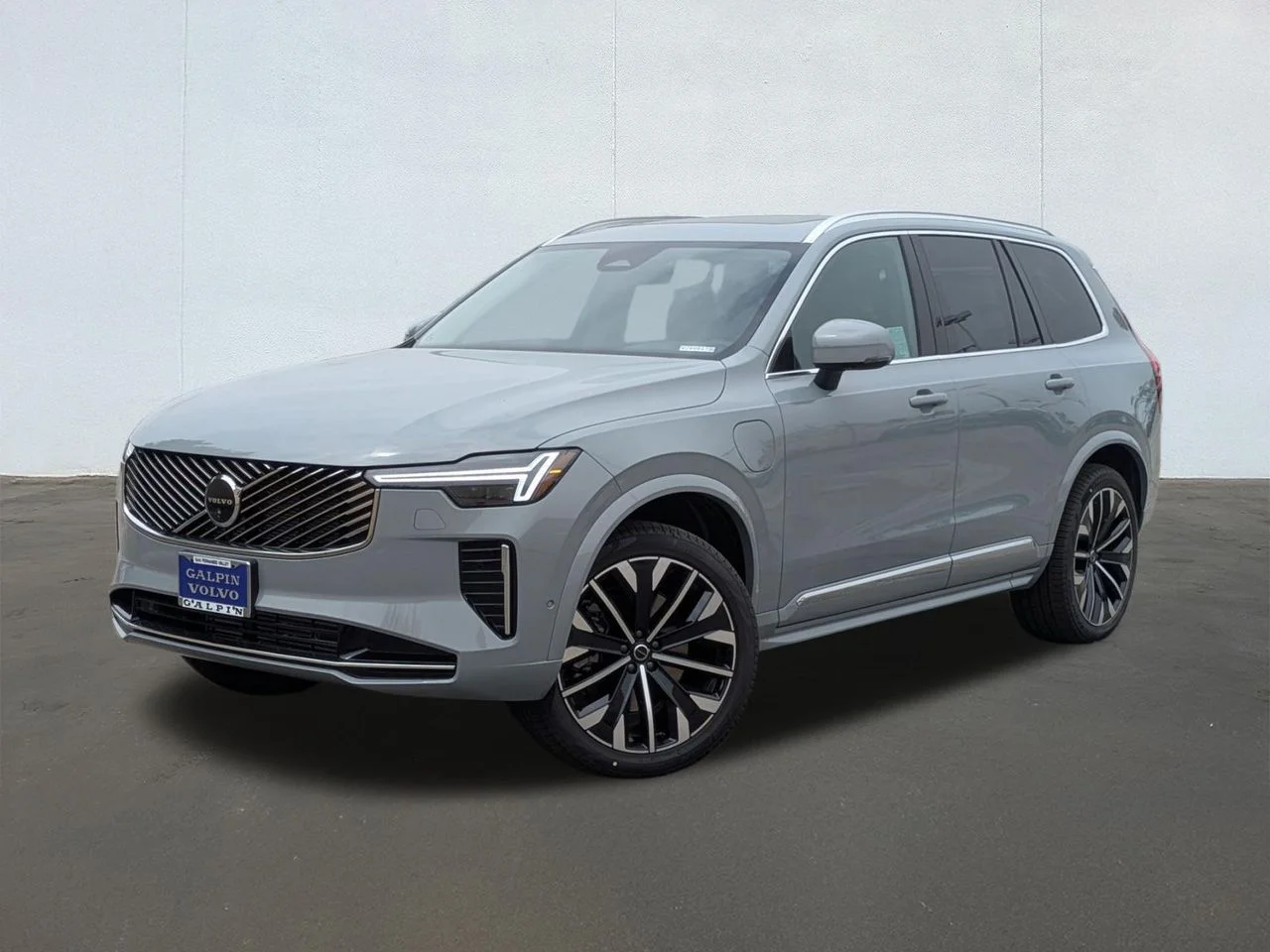 2026 Volvo XC90 T8 Recharge Plus Bright 7-Seat 4WD's photo