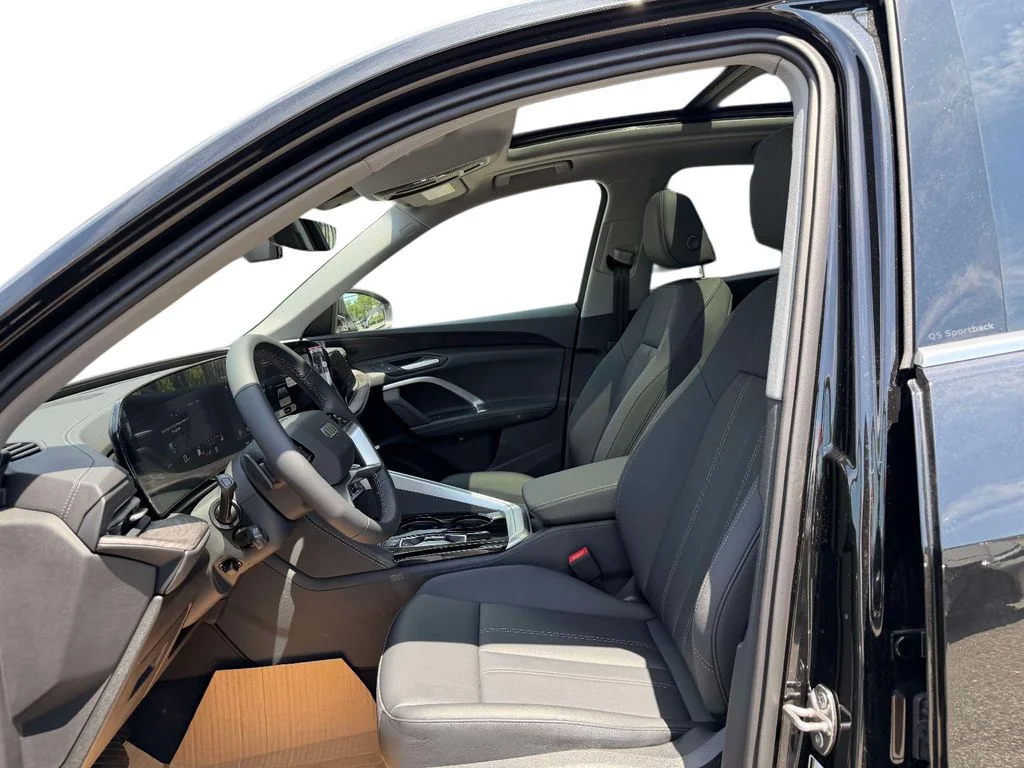 New 2026 Black Audi 2.0T Premium image 5
