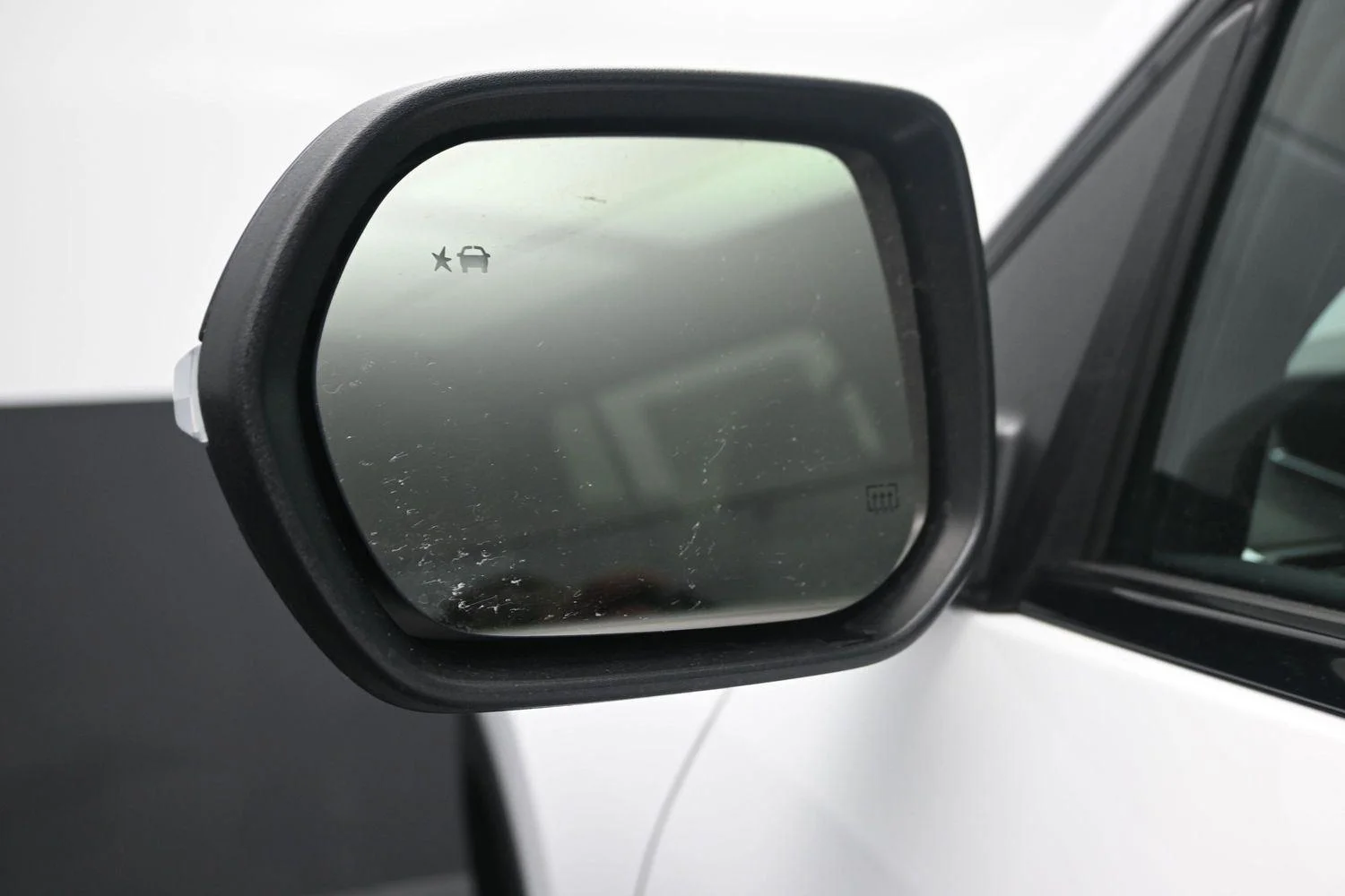 New 2026 Summit White GMC Elevation image 21