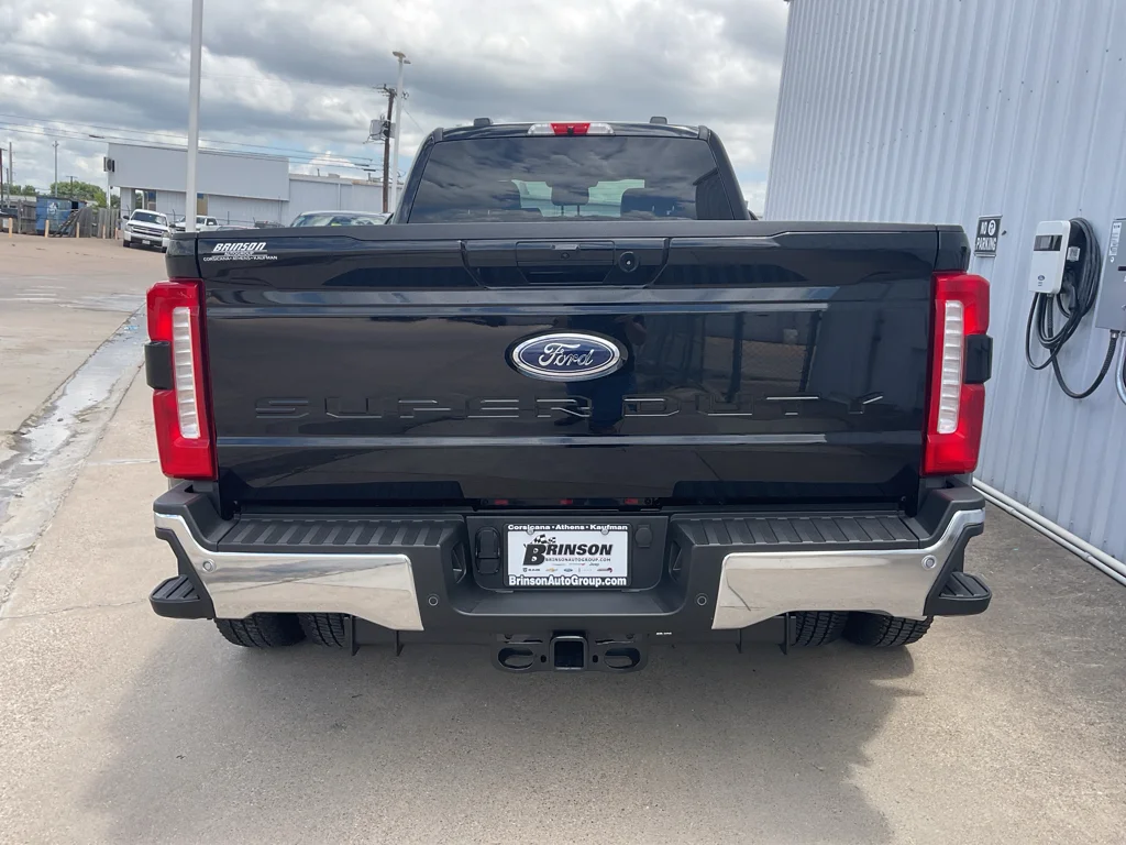 New 2026 Agate Black Metallic Ford LARIAT image 4