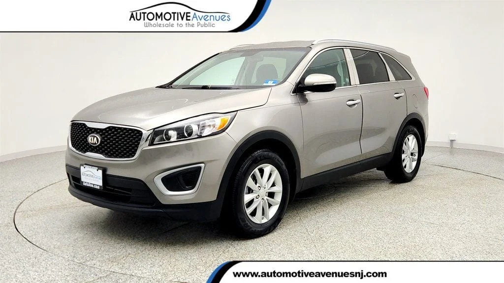 2017 Kia Sorento LX AT's photo