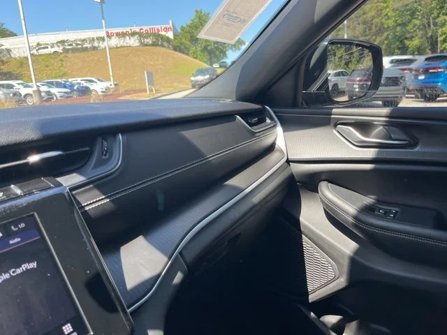 Used 2023 Black Jeep Altitude image 27